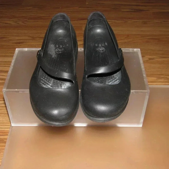 CROCS Mary Jane Comfort Flats Bundle of 2-Pair Shoes (Brown and Black) Size W9 - Picture 9 of 11